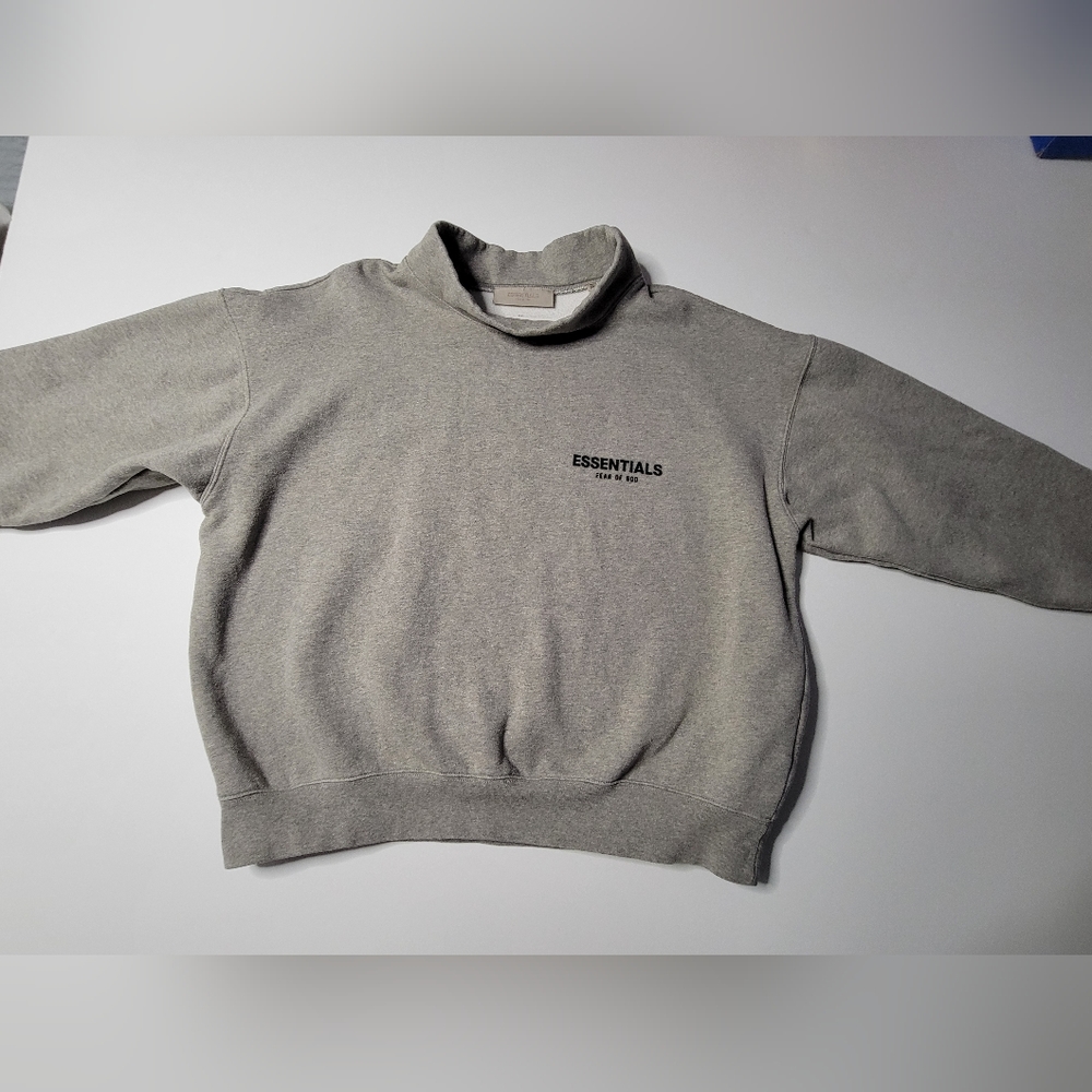 Essentials Fear of God mock neck sweatshirt EUC - Picture 2 of 10